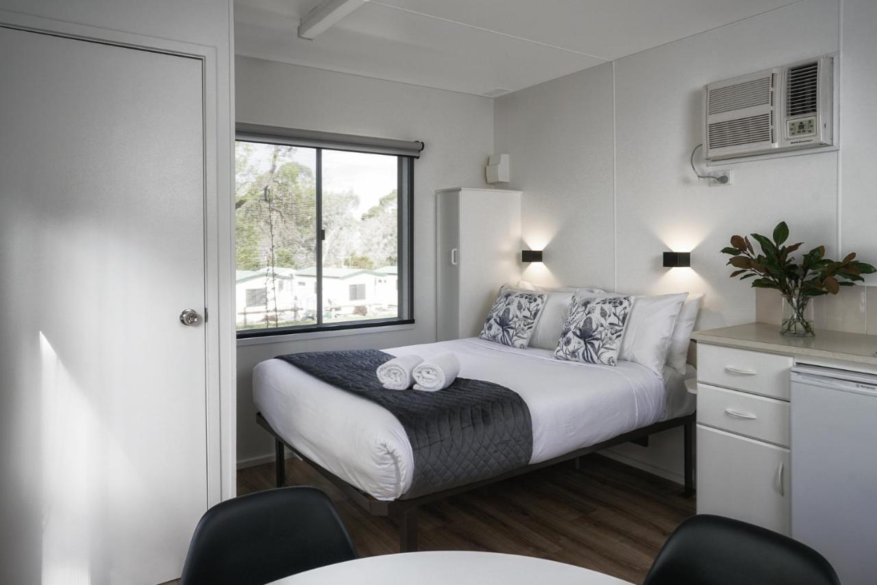 Big4 Castlemaine Gardens Hotel Bagian luar foto