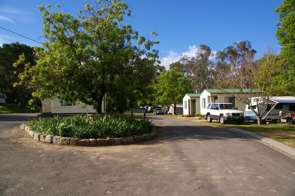 Big4 Castlemaine Gardens Hotel Bagian luar foto